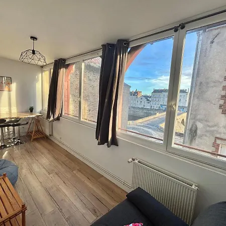 Апартаменты Vue Chateau & Mayenne - Centre Historique - 6 Personnes