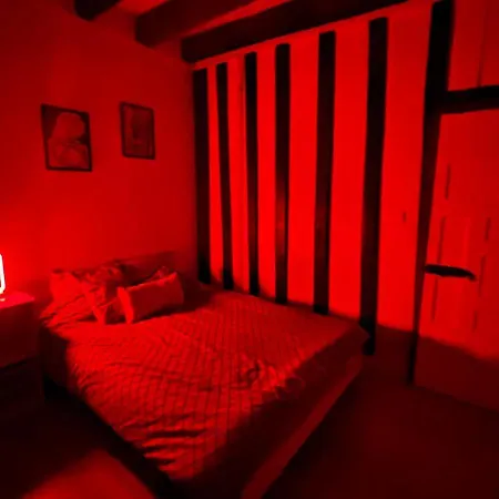 Vue Chateau & Mayenne - Centre Historique - 6 Personnes